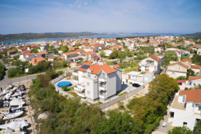 Family friendly apartments with a swimming pool Pirovac, Sibenik - 18998